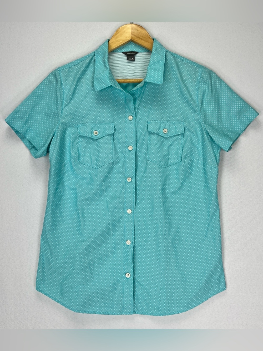 Eddie Bauer Short Sleeve Button Up Top Women’s Size M Turquoise Blue Dots Nylon